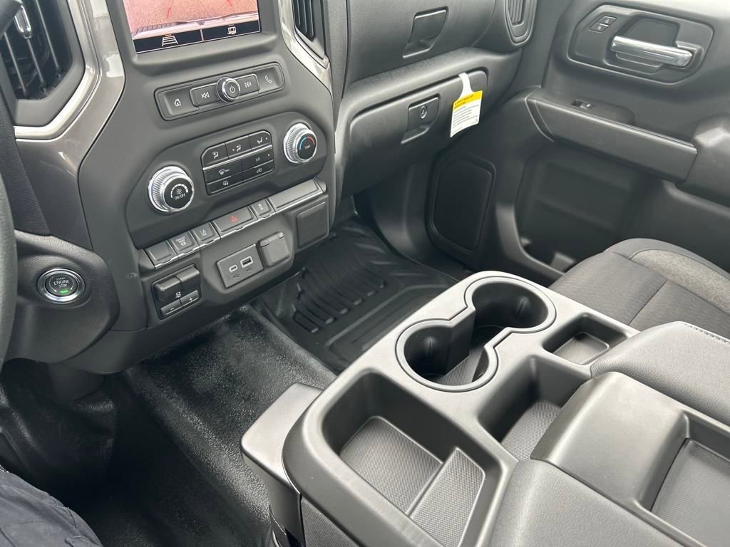 2025 GMC Sierra 2500HD Pro - Photo 18