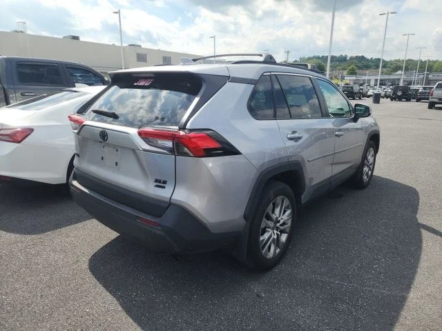 Used 2024 Silver Toyota XLE Premium image 4