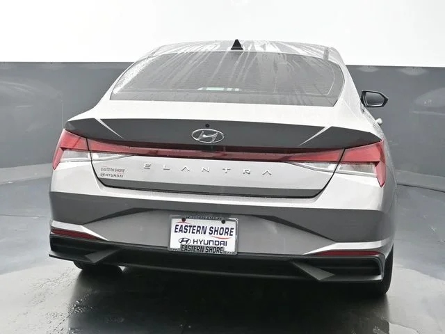 Used 2023 Silver Hyundai SEL image 6