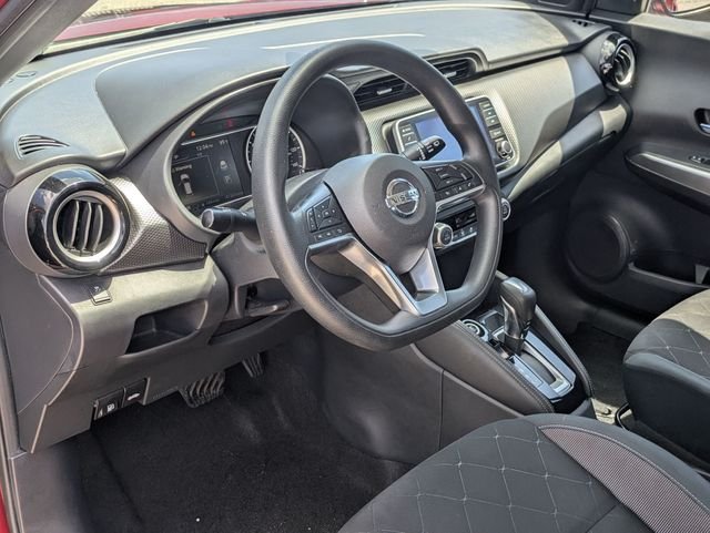 Used 2019 Cayenne Red Nissan SV image 27