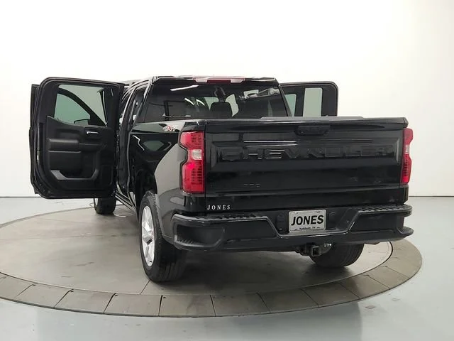 Used 2022 Black Chevrolet Custom image 14