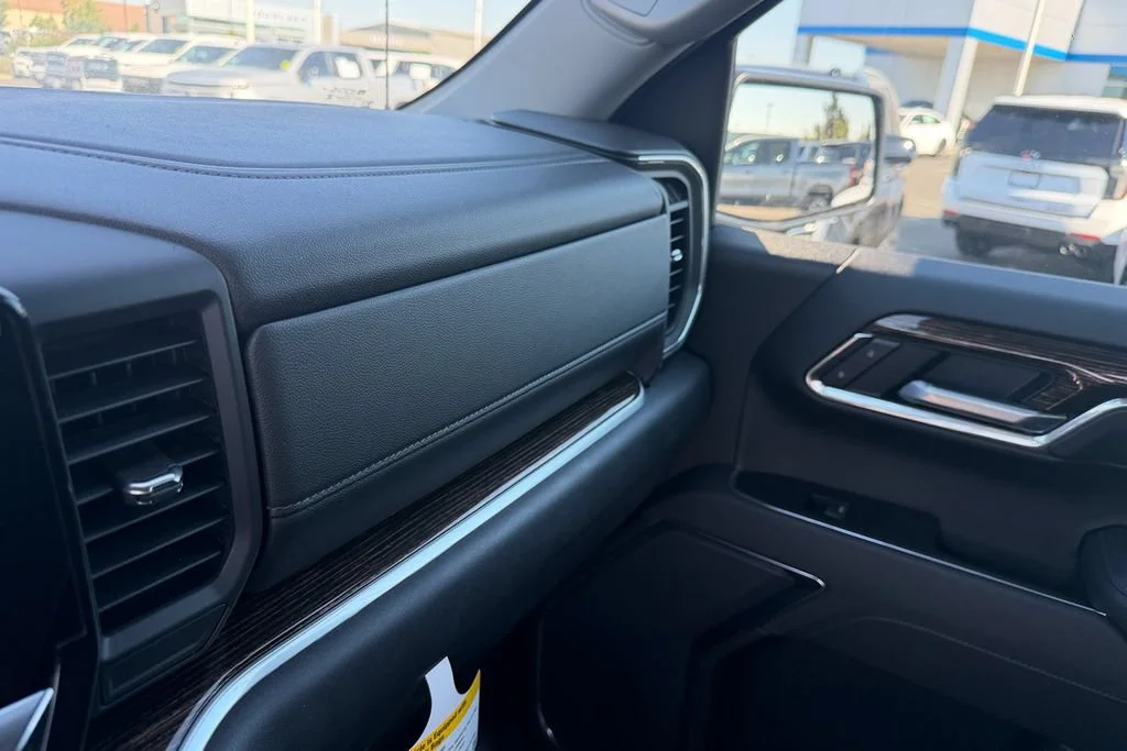 New 2026 Summit White GMC SLE image 24