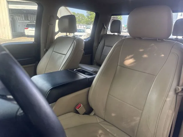 Used 2017  Ford Lariat image 15