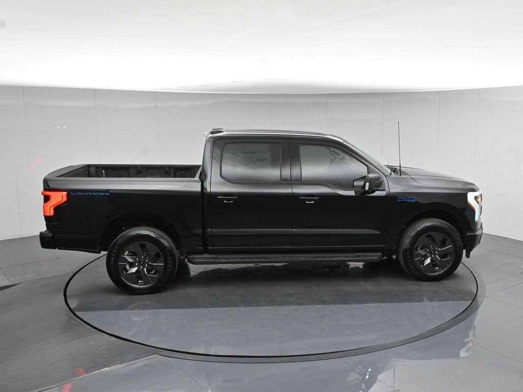 2025 Ford F-150 Lightning Flash - Photo 40