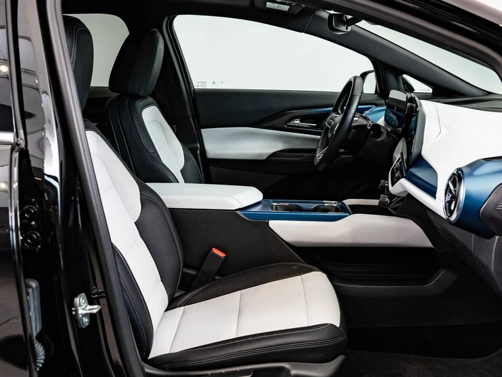 Used 2025 Black Chevrolet LT image 24