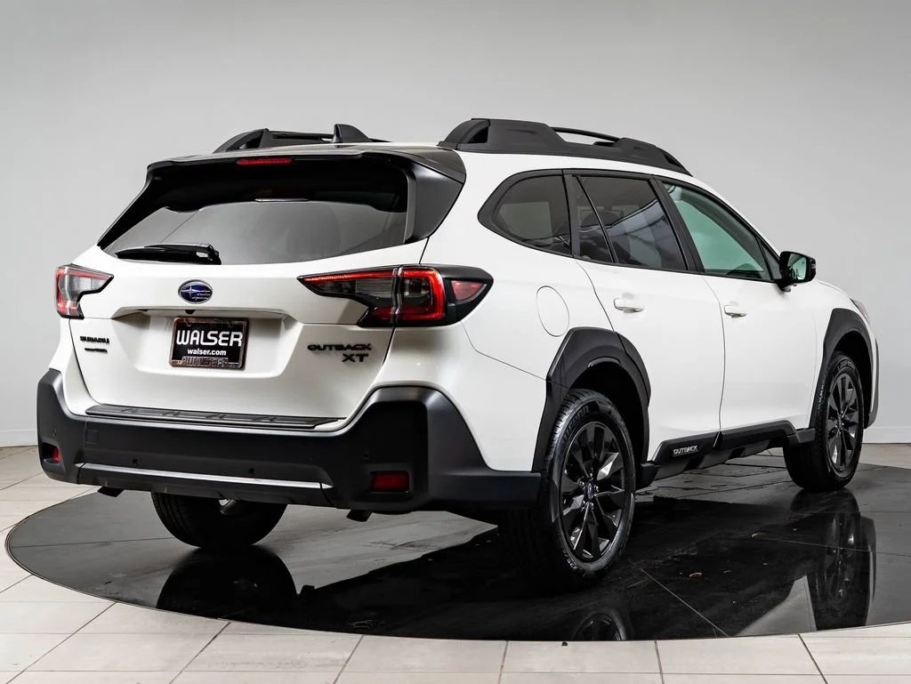 Used 2025 Crystal White Pearl Subaru Onyx Edition XT image 10