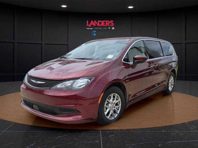 2023 Chrysler Voyager LX's photo