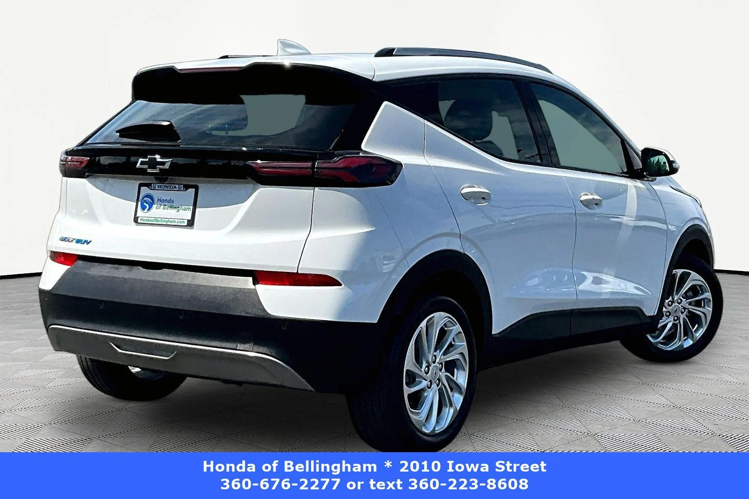 Used 2023 Summit White Chevrolet LT image 6