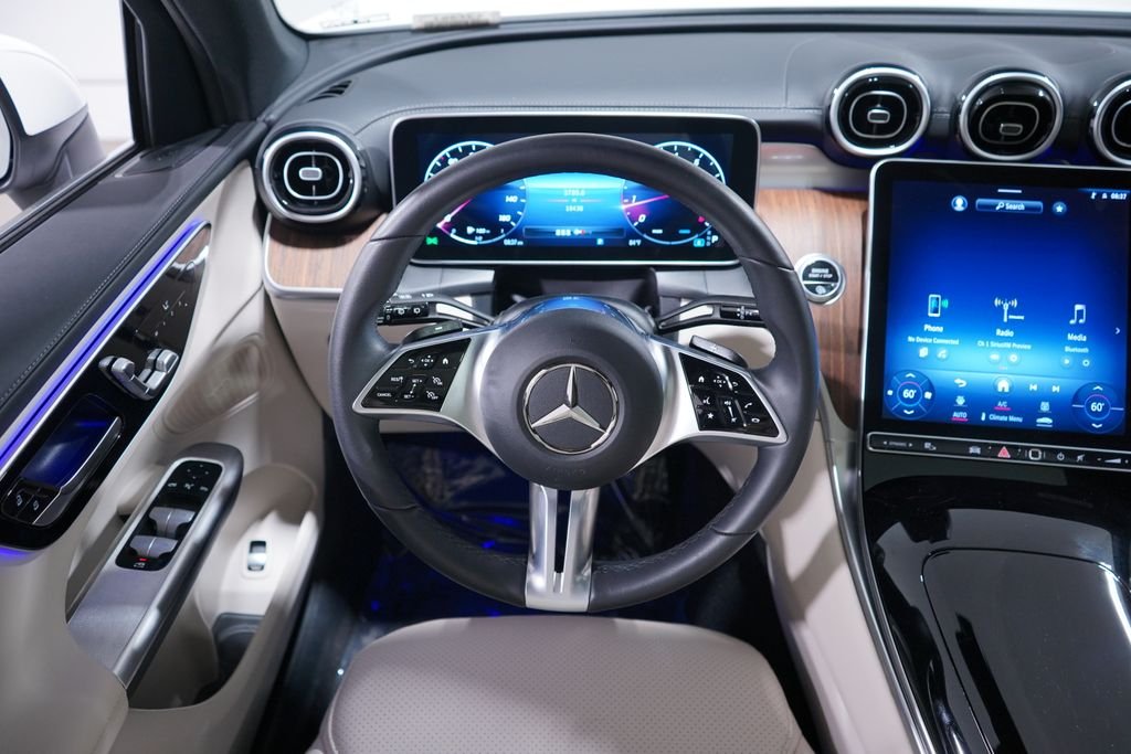 Used 2024 Polar White Mercedes-Benz GLC 300 image 11