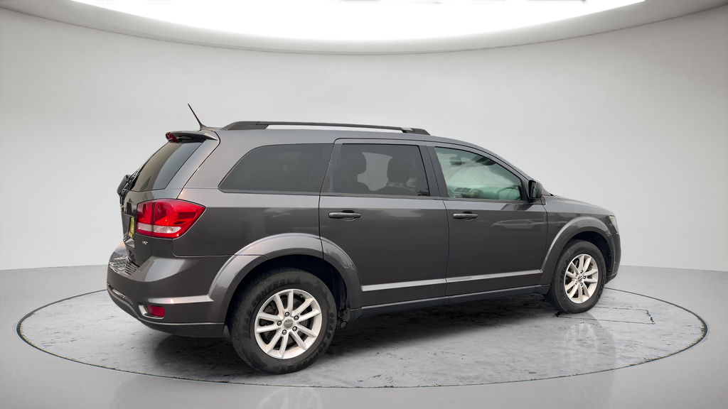 Used 2016 Gray Dodge SXT image 4