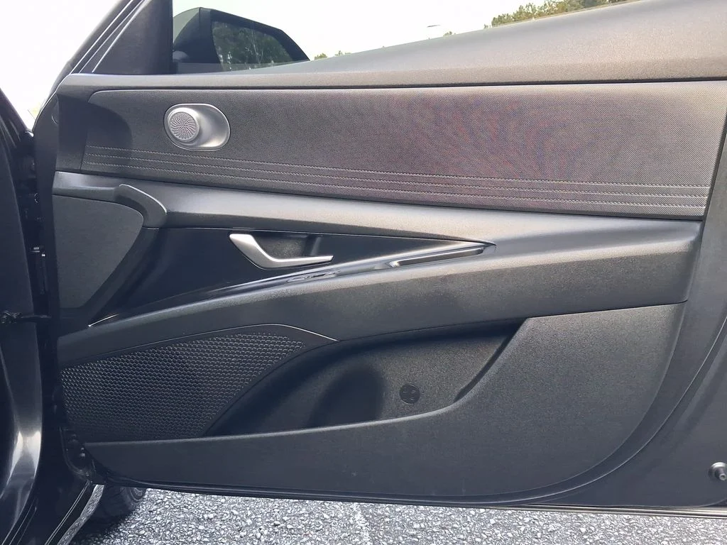 Used 2023 Portofino Gray Hyundai SEL image 33