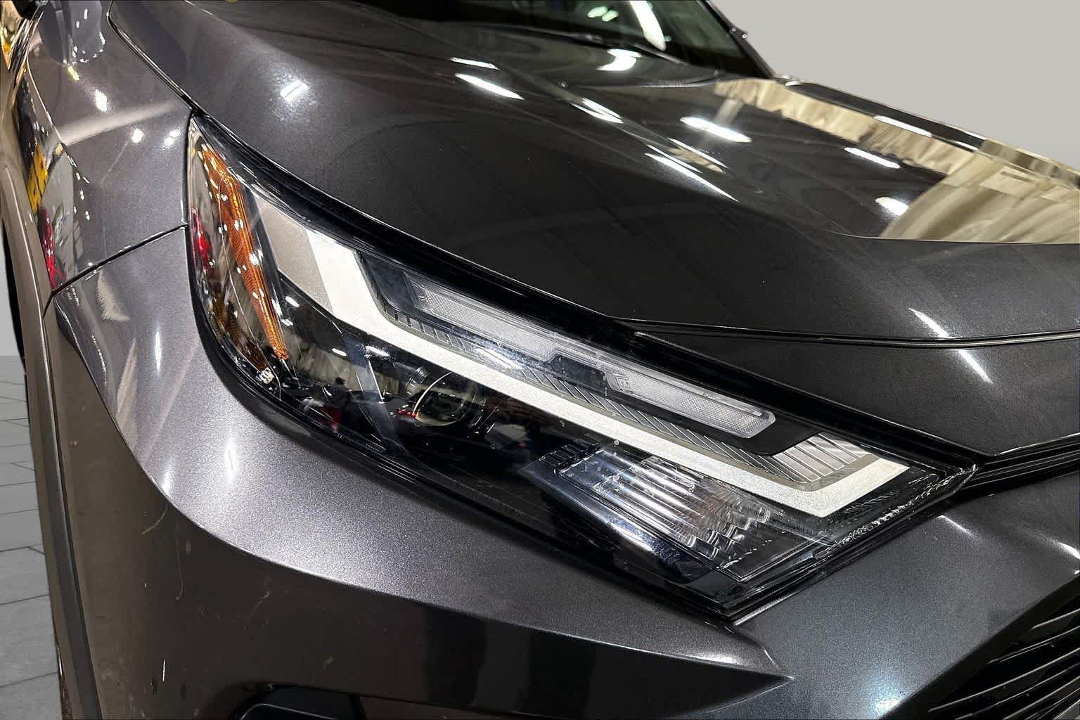 Used 2024 Magnetic Gray Metallic Toyota XLE Premium image 28