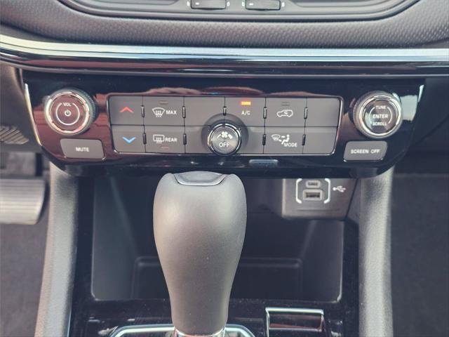 New 2026 Red Hot Pearlcoat Jeep Latitude image 27