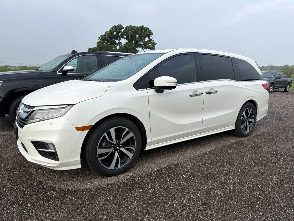 2019 Honda Odyssey Elite's photo