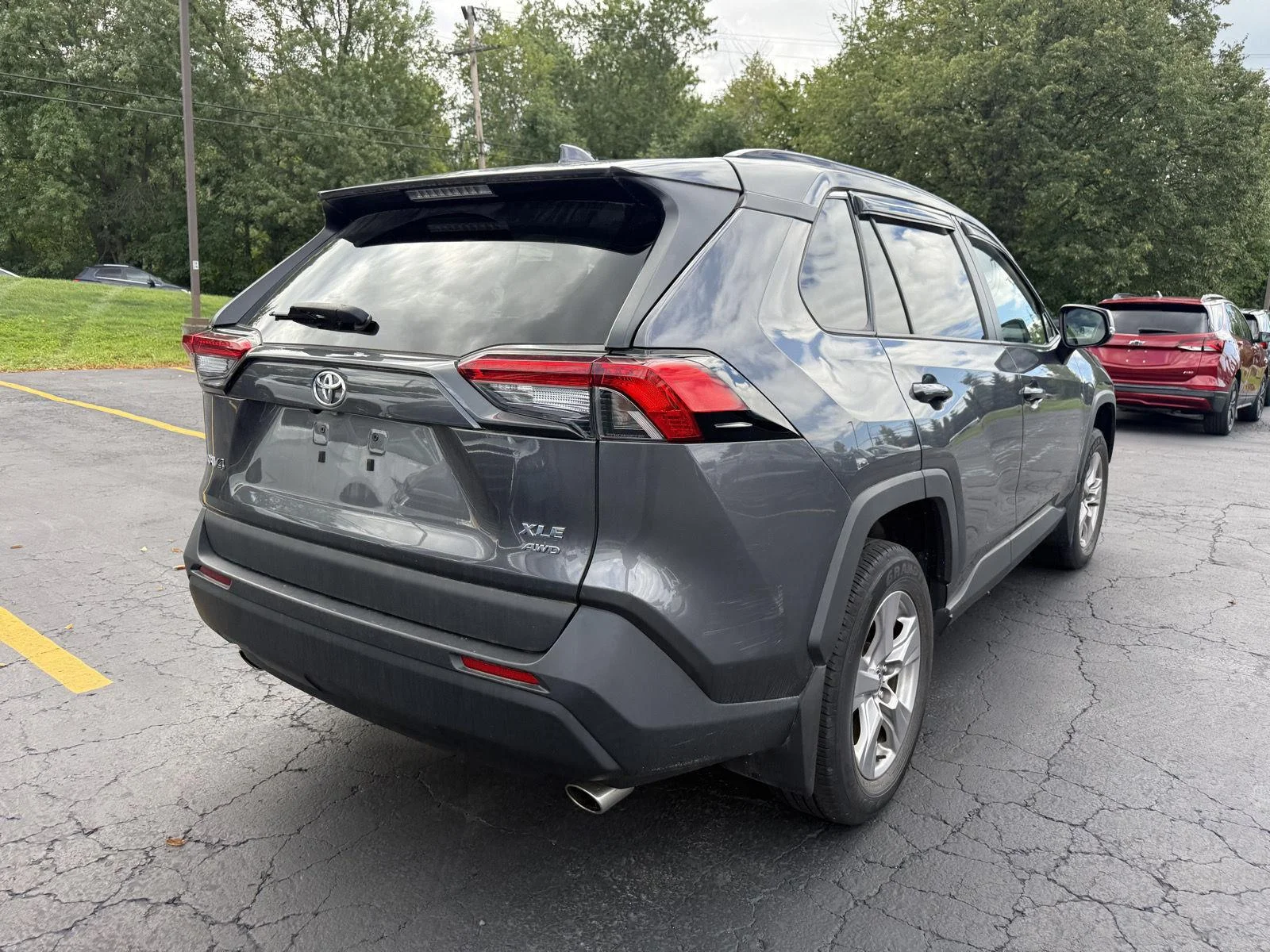 Used 2022  Toyota XLE image 6