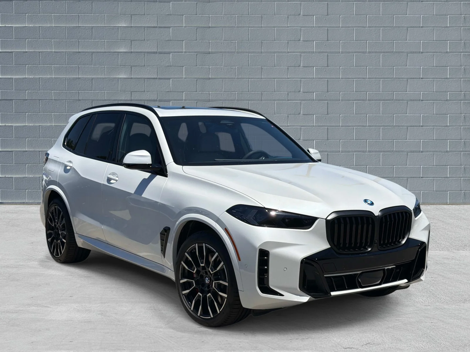 New 2026 Mineral White Metallic BMW xDrive50e Plug-In Hybrid image 1