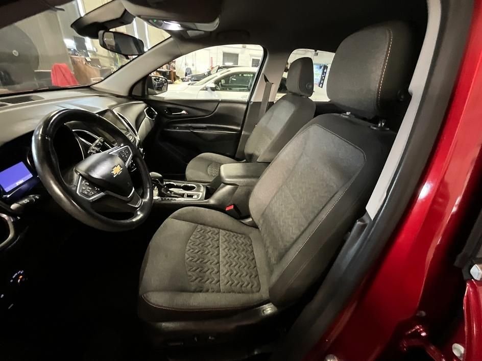 Used 2022 Red Chevrolet LT image 4