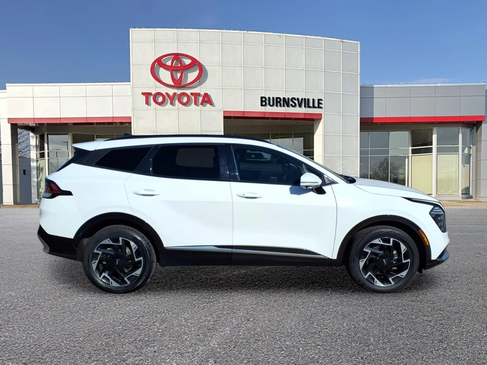Used 2023 Kia Sportage SX Prestige with VIN 5XYK5CAF2PG105061 for sale in Burnsville, Minnesota