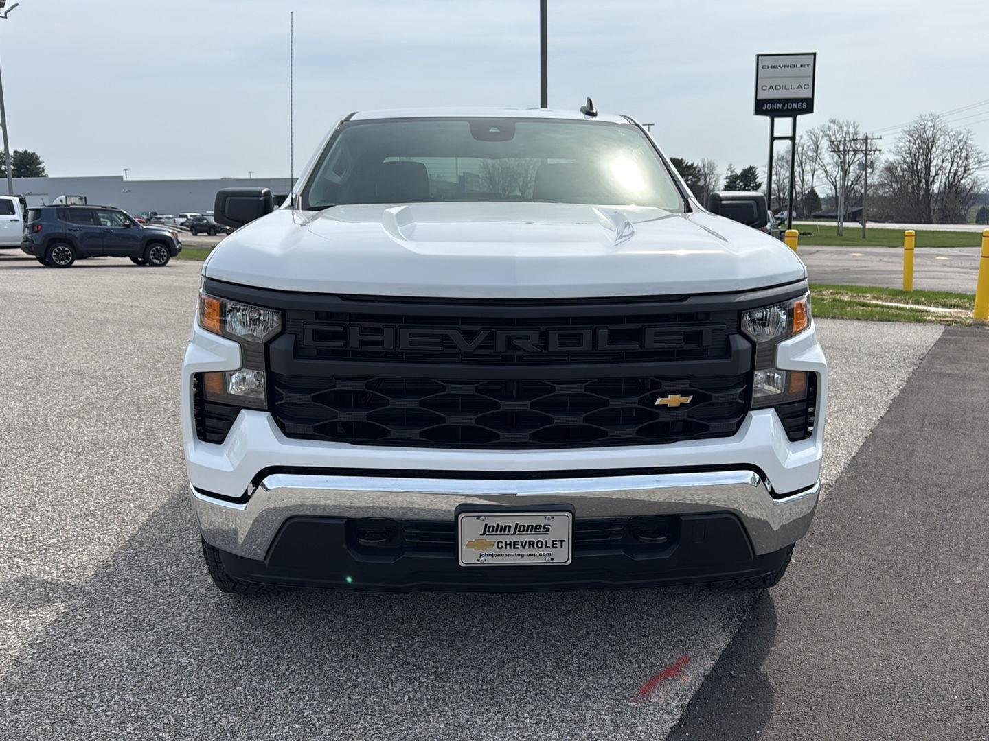 New 2026 Summit White Chevrolet WT image 13