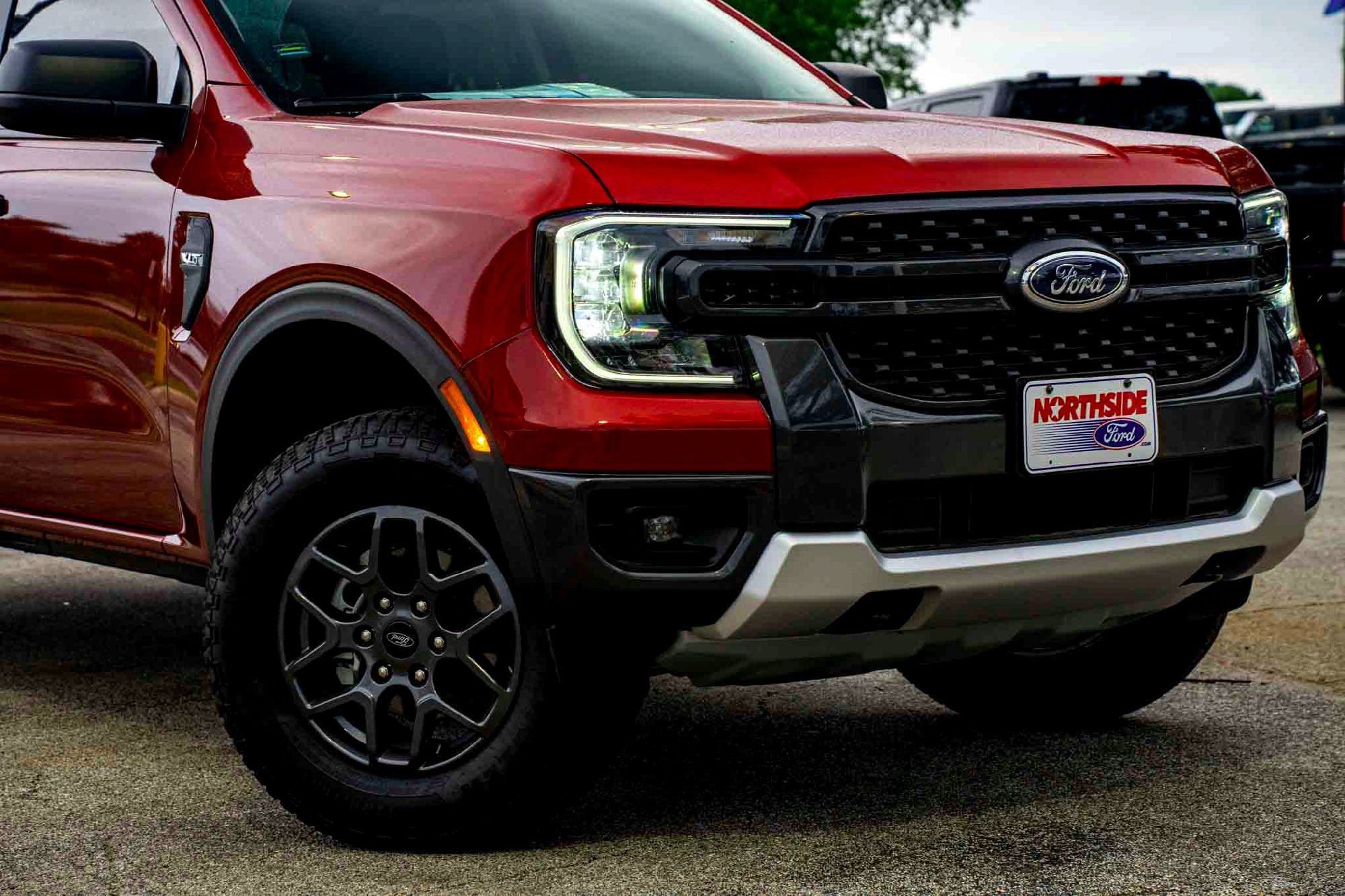 New 2025 Ruby Red Metallic Tinted Clearcoat Ford XLT image 3