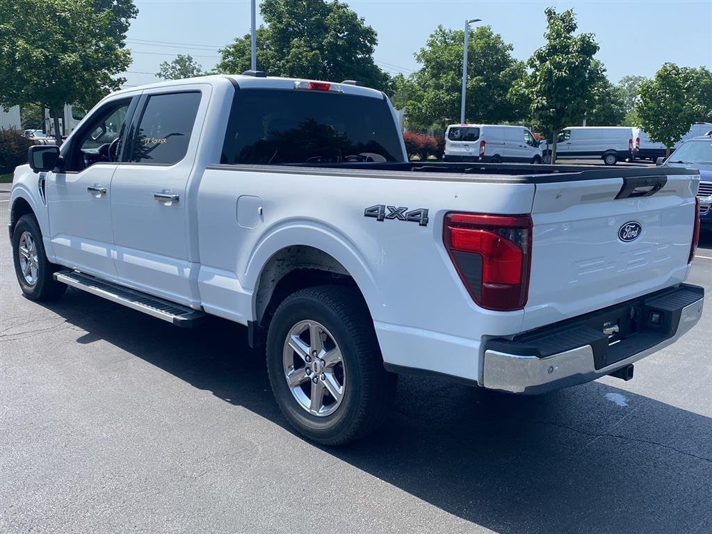 Used 2024 Oxford White Ford XLT image 8