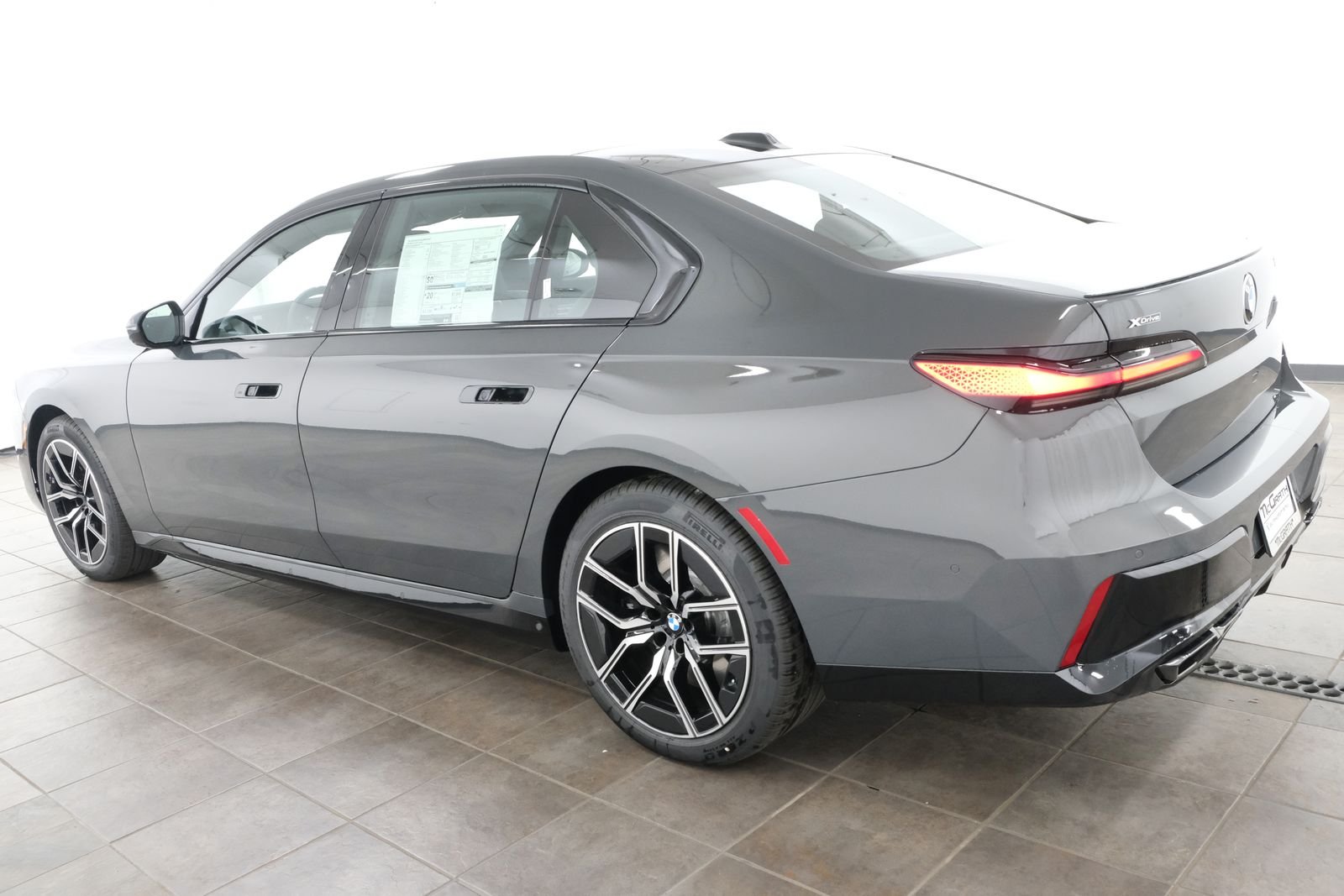 New 2026 Dravit Grey Metallic BMW 760i xDrive image 3