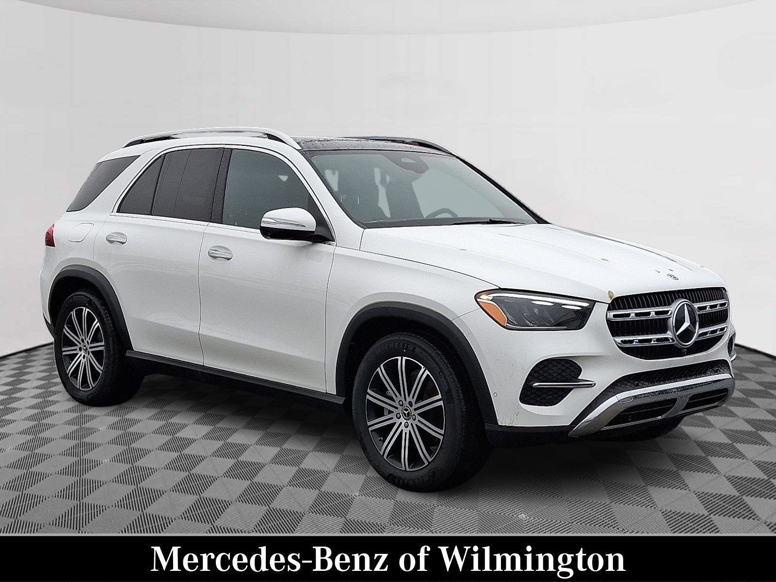 New 2026 Polar White Mercedes-Benz GLE 350 image 1