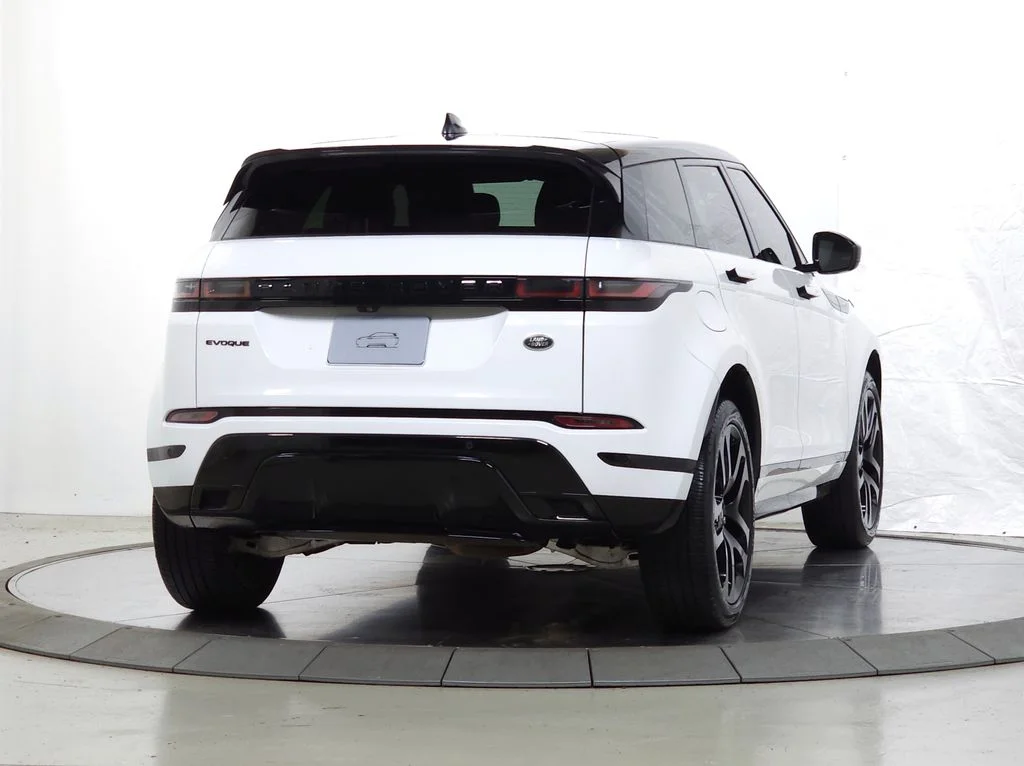Used 2023 White Land Rover R-Dynamic SE image 7