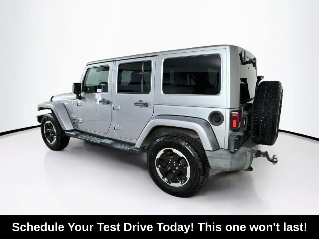 Used 2013 Billet Metallic Clearcoat Jeep Unlimited Sahara image 6