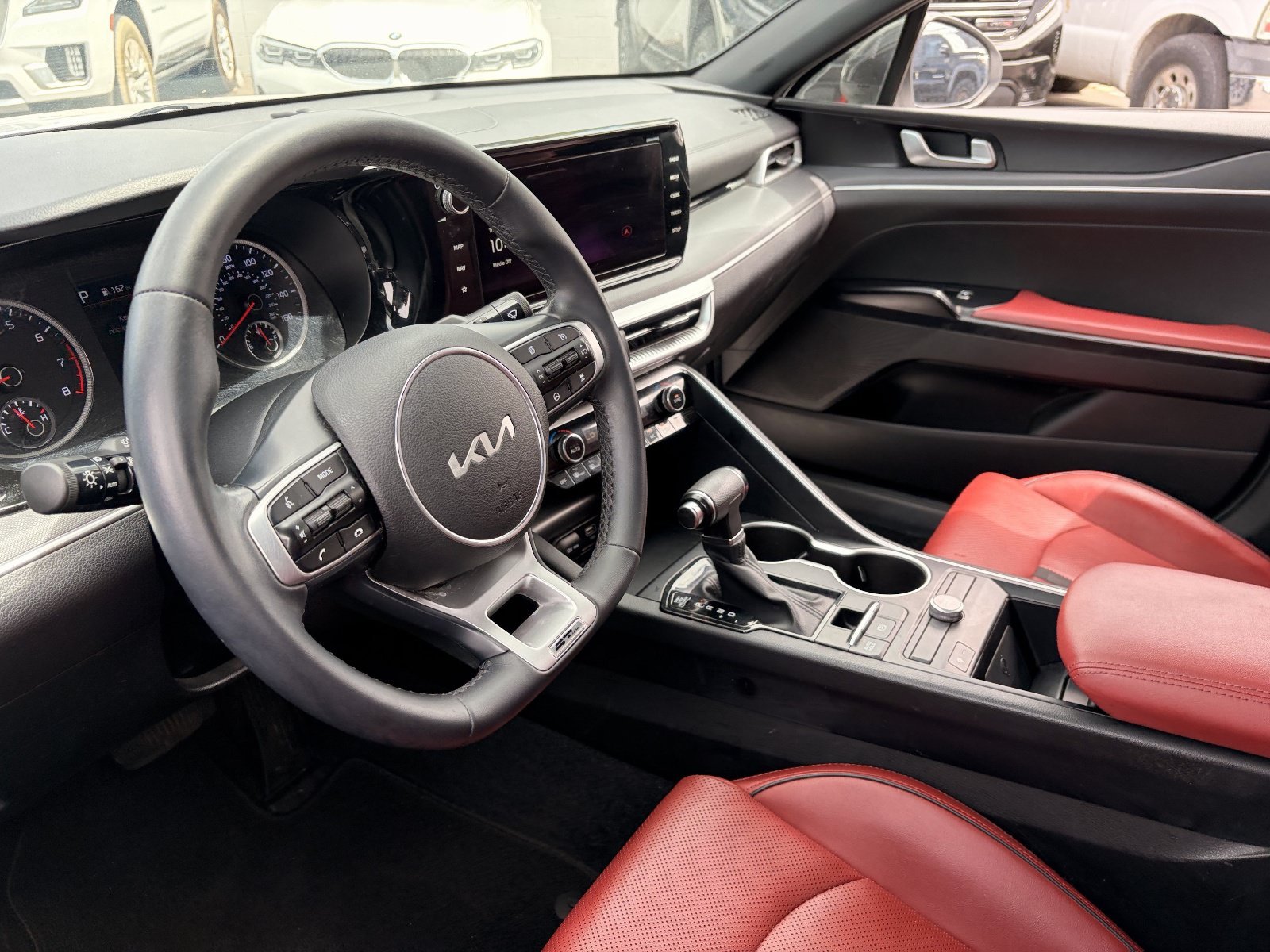 Used 2023 White Kia GT-Line image 11
