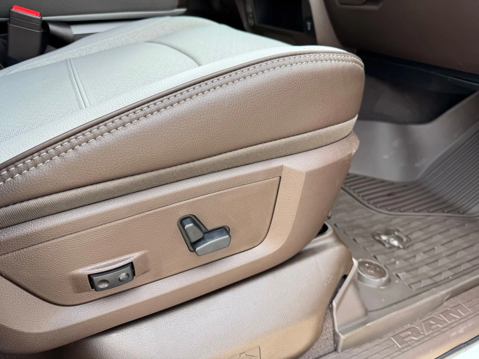 New 2027 Bright White Clearcoat RAM Laramie image 42