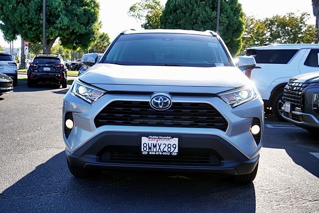 Used 2021 Silver Toyota XLE image 4