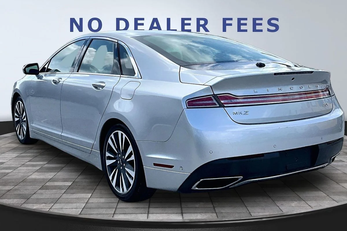 Used 2019 Silver Lincoln Reserve II image 4