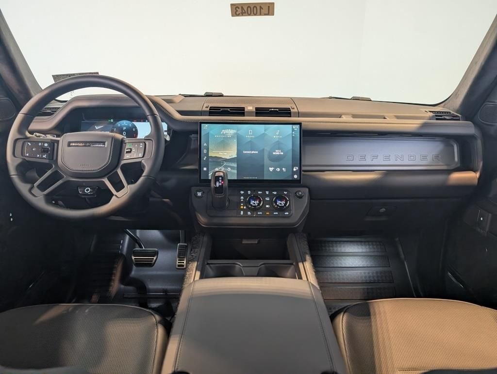 New 2026 Sargasso Blue Land Rover OCTA image 13