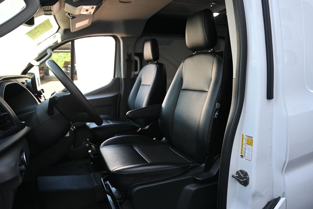 Used 2023 Oxford White Ford Base image 19
