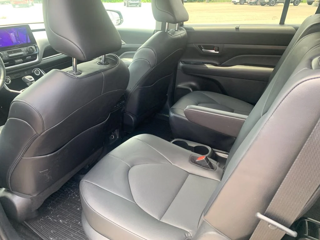 Used 2024  Toyota XLE image 14