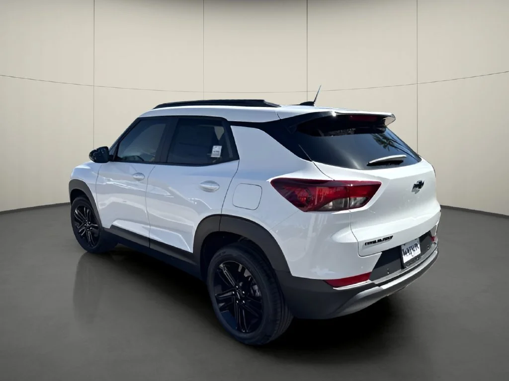 New 2026 Summit White Chevrolet LT image 3