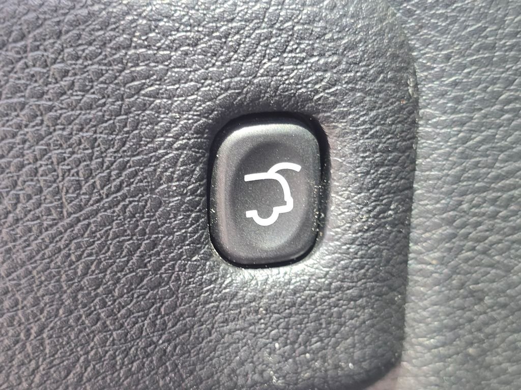 Used 2017 Bright White Clearcoat Jeep Summit image 19