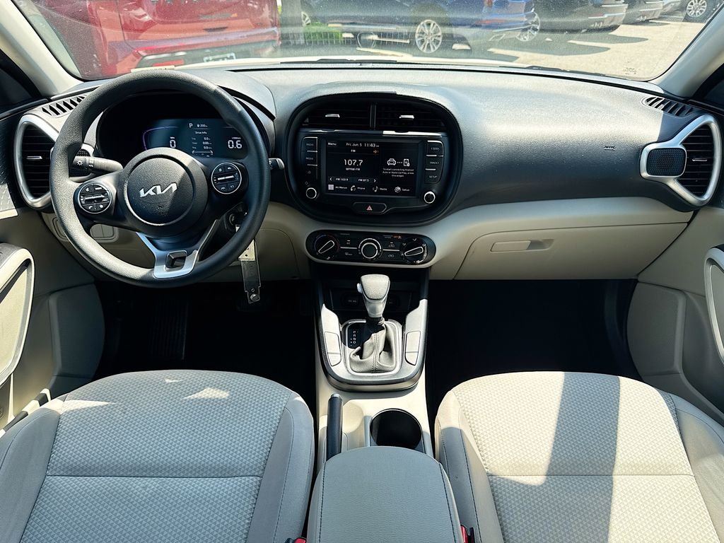 Used 2025 Snow White Pearl Kia LX image 23