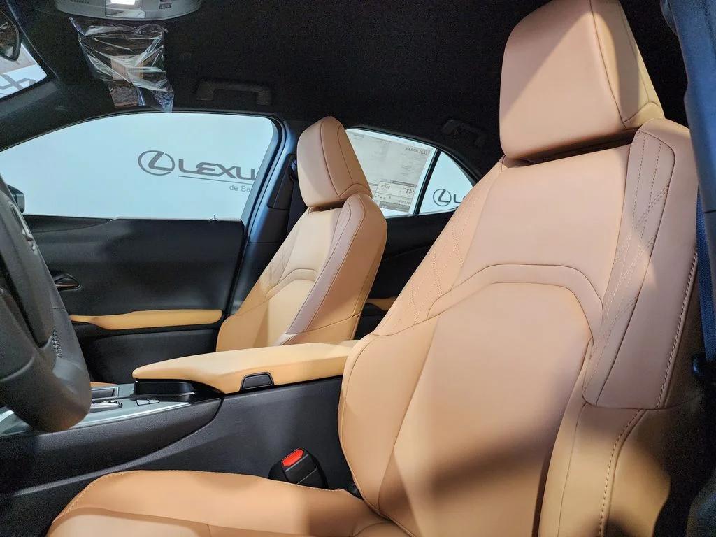 New 2026 Silver Lexus 300h image 15