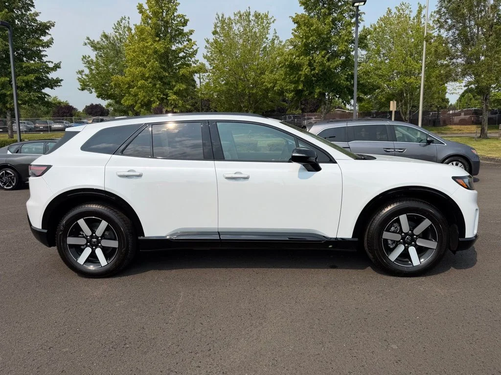 New 2026 Frostline White Pearl Honda Touring image 9