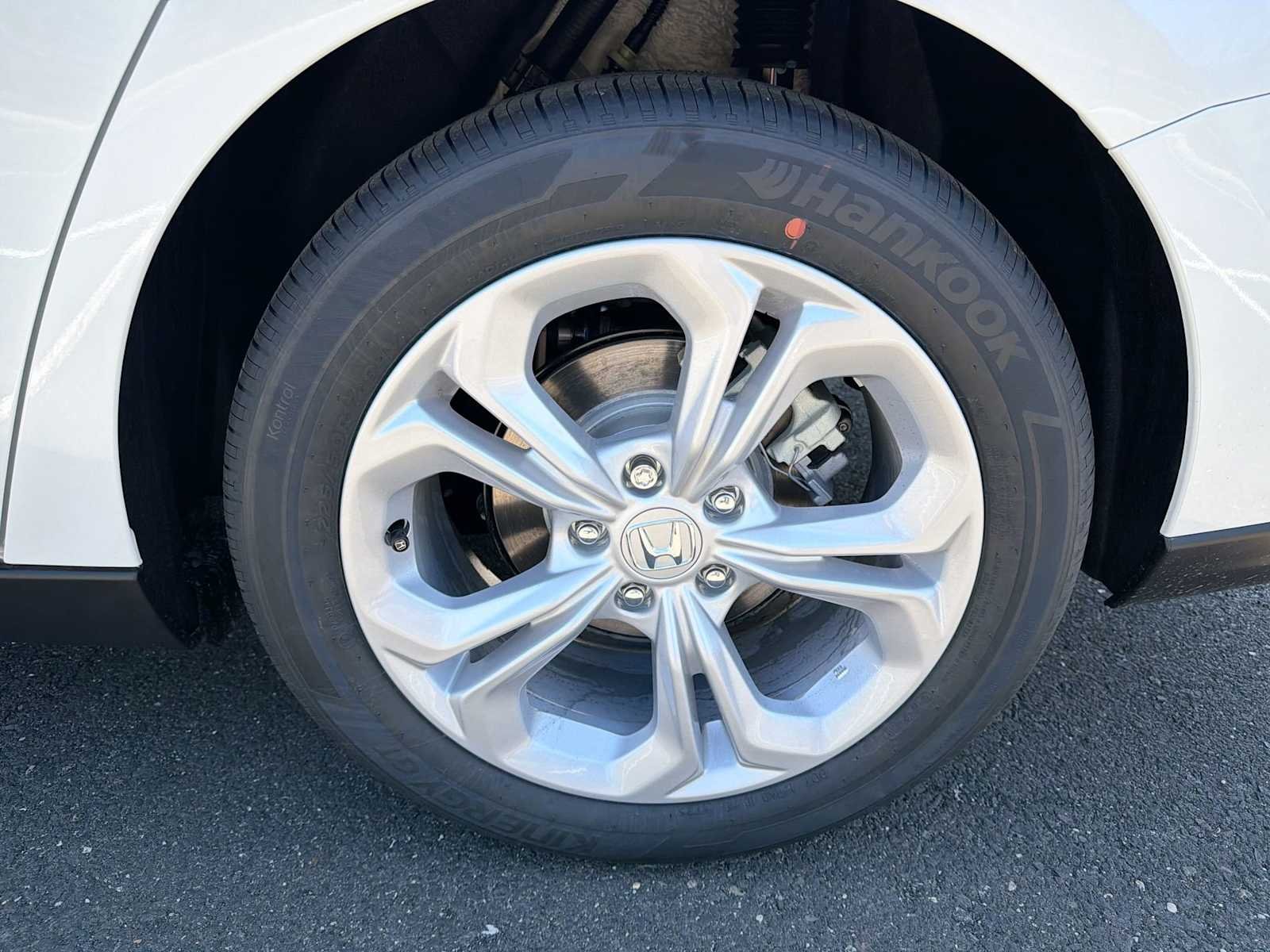 New 2026 Platinum White Pearl Honda LX image 19