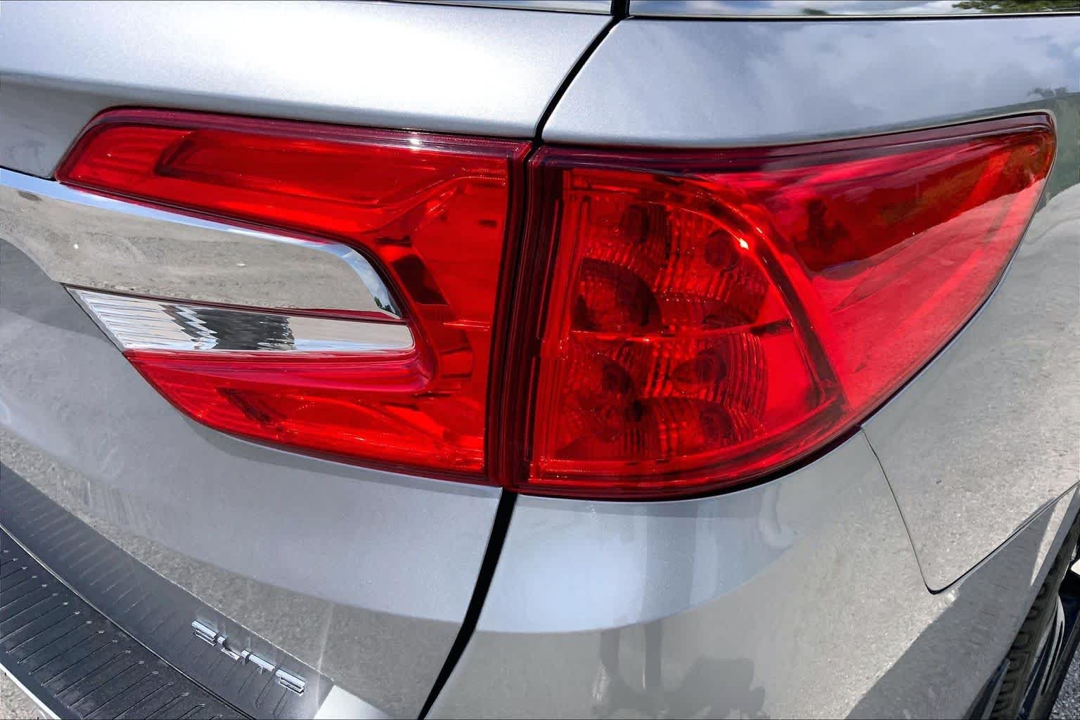 Used 2020 Lunar Silver Metallic Honda Elite image 30