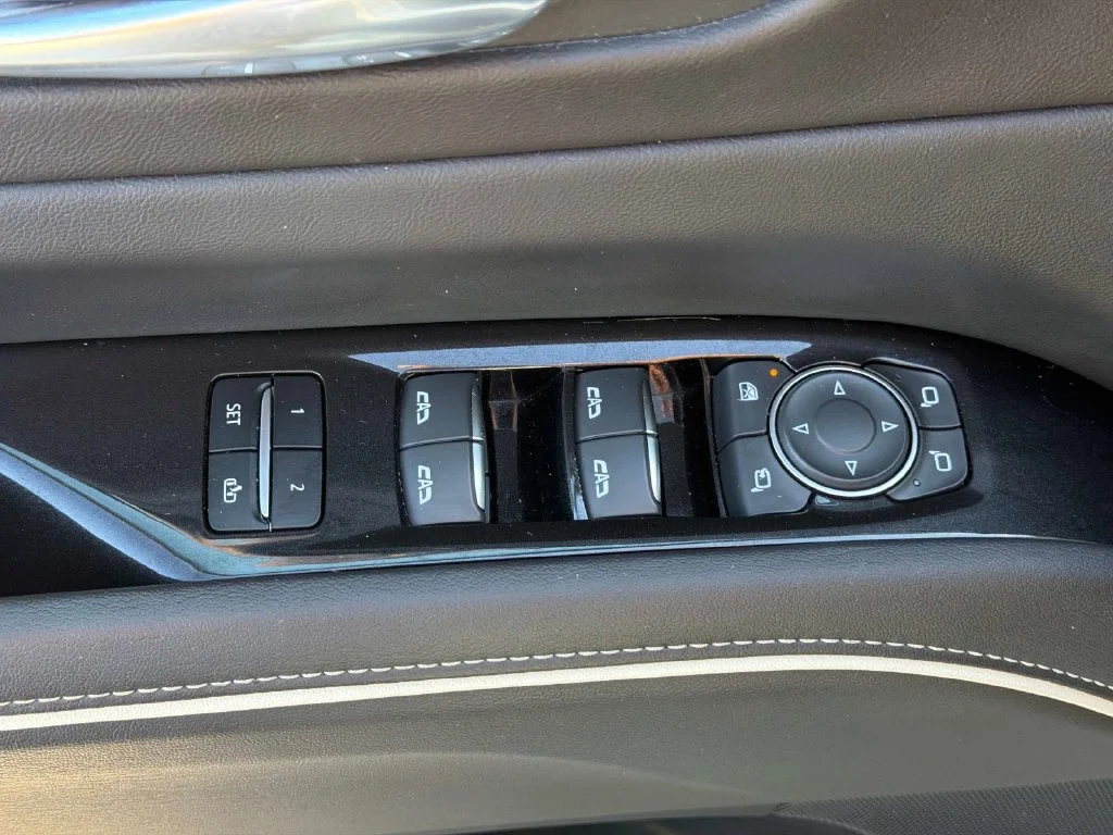 Used 2021 Crystal White Tri-Coat Cadillac Sport image 23