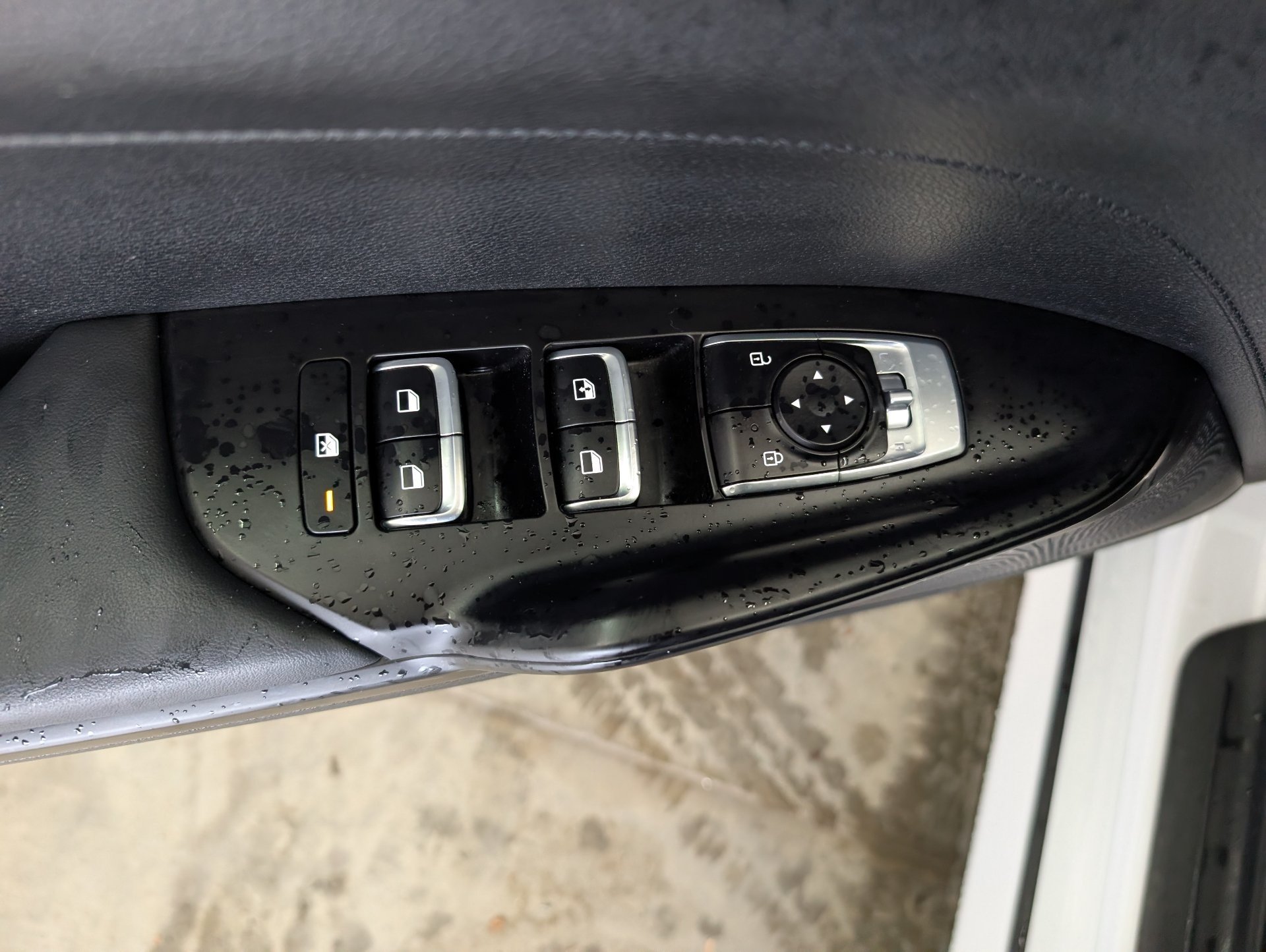 Used 2024 White Kia GT-Line image 20