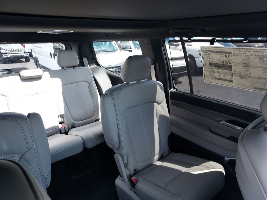 New 2026 High Gloss Black Exterior Paint Jeep Limited Reserve image 14