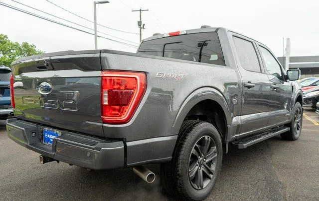 Used 2023 Gray Ford XLT image 6