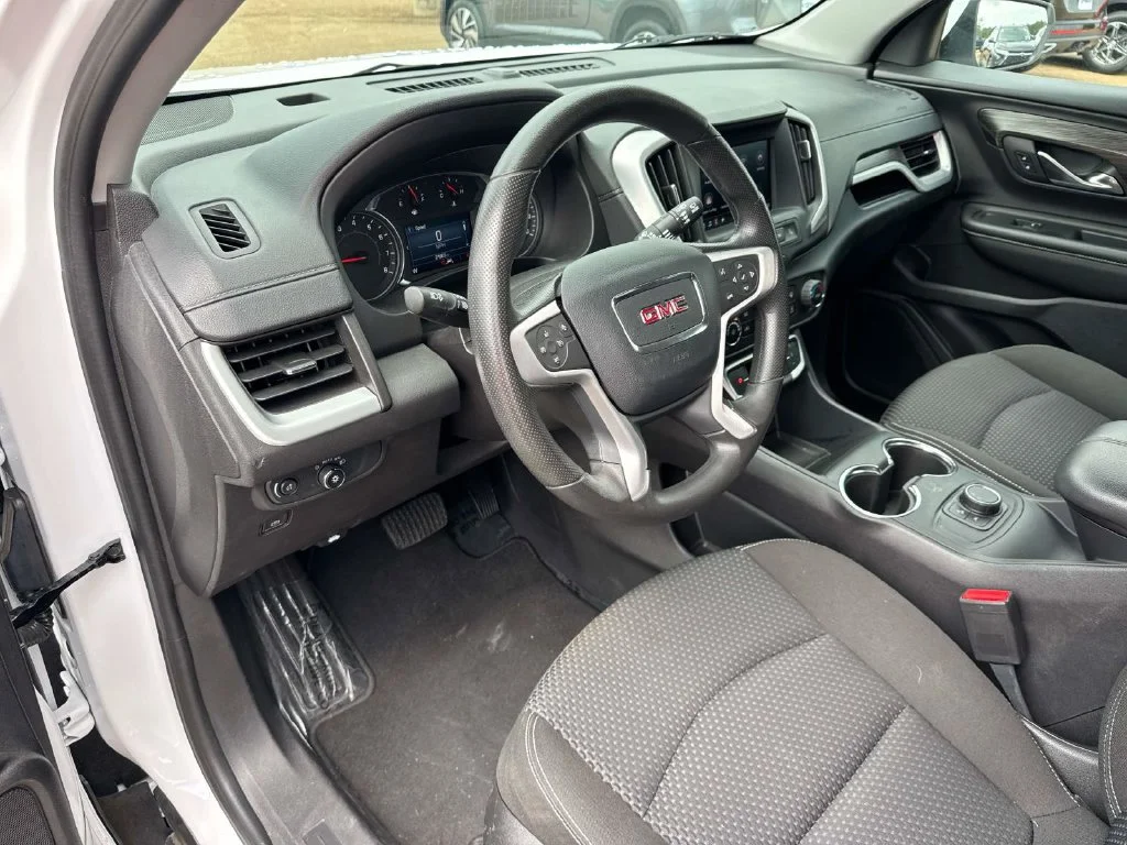Used 2024 White GMC SLE image 25