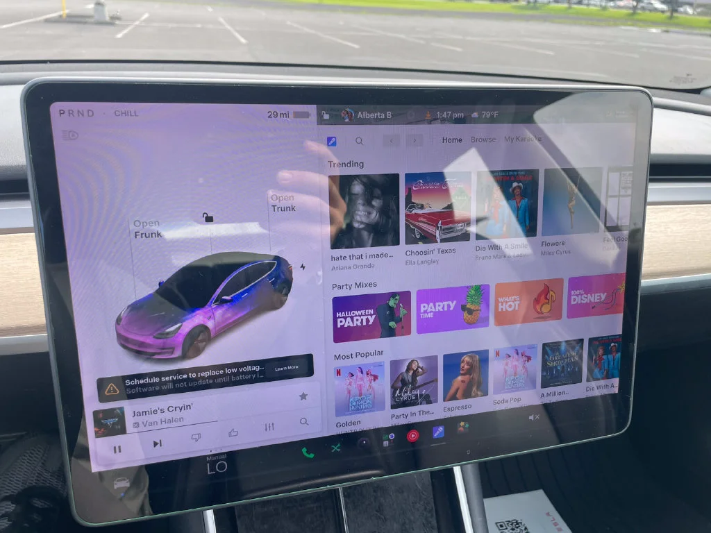 Used 2018 White Tesla Long Range image 18