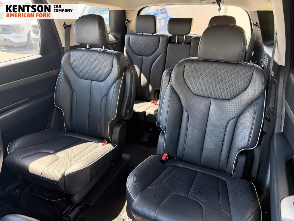 Used 2025 Silver Hyundai SEL image 26